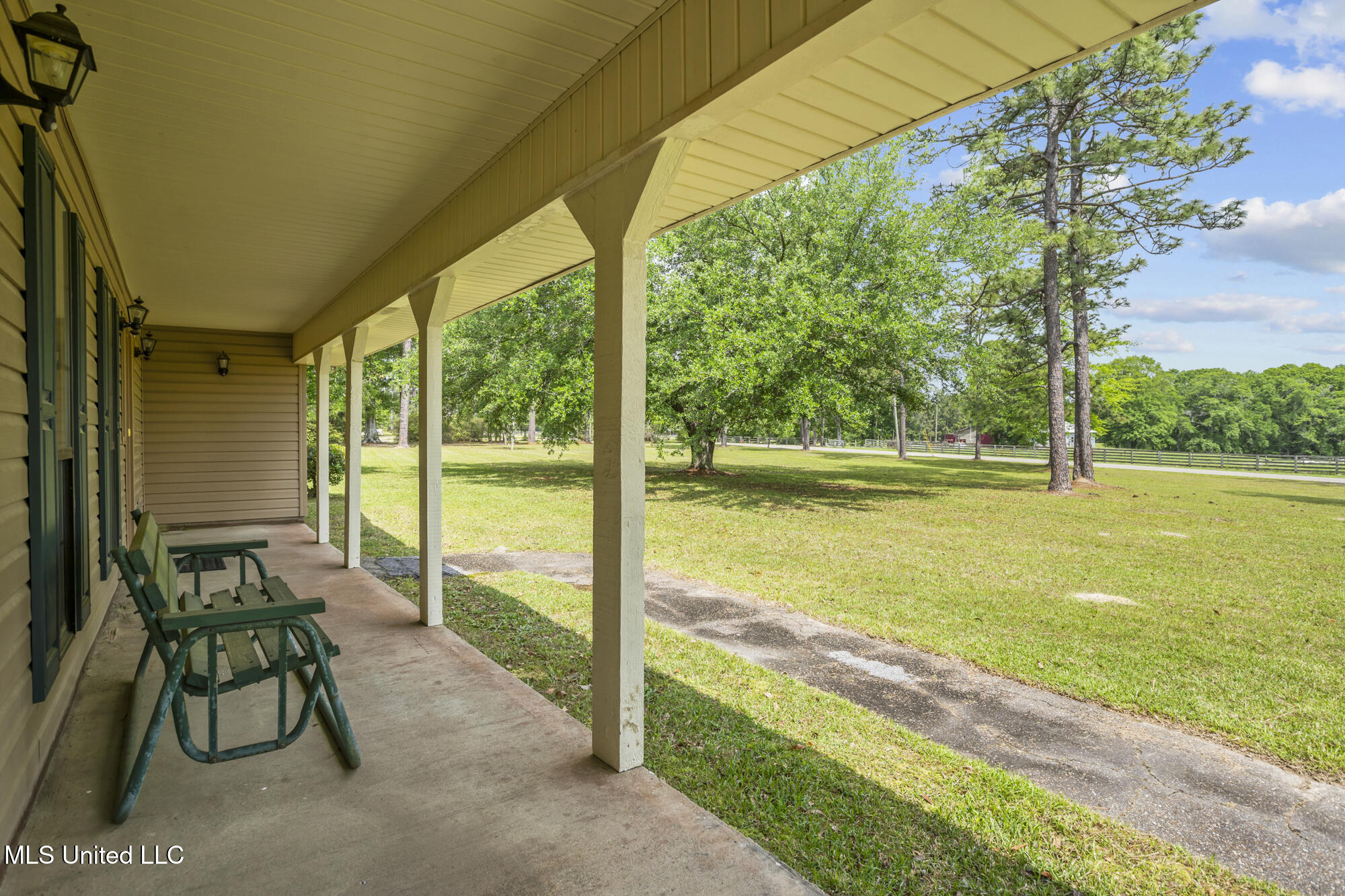 179 Lower Airport Road Lumberton, MS 39455 - Photo 4 of 40 Front Porch