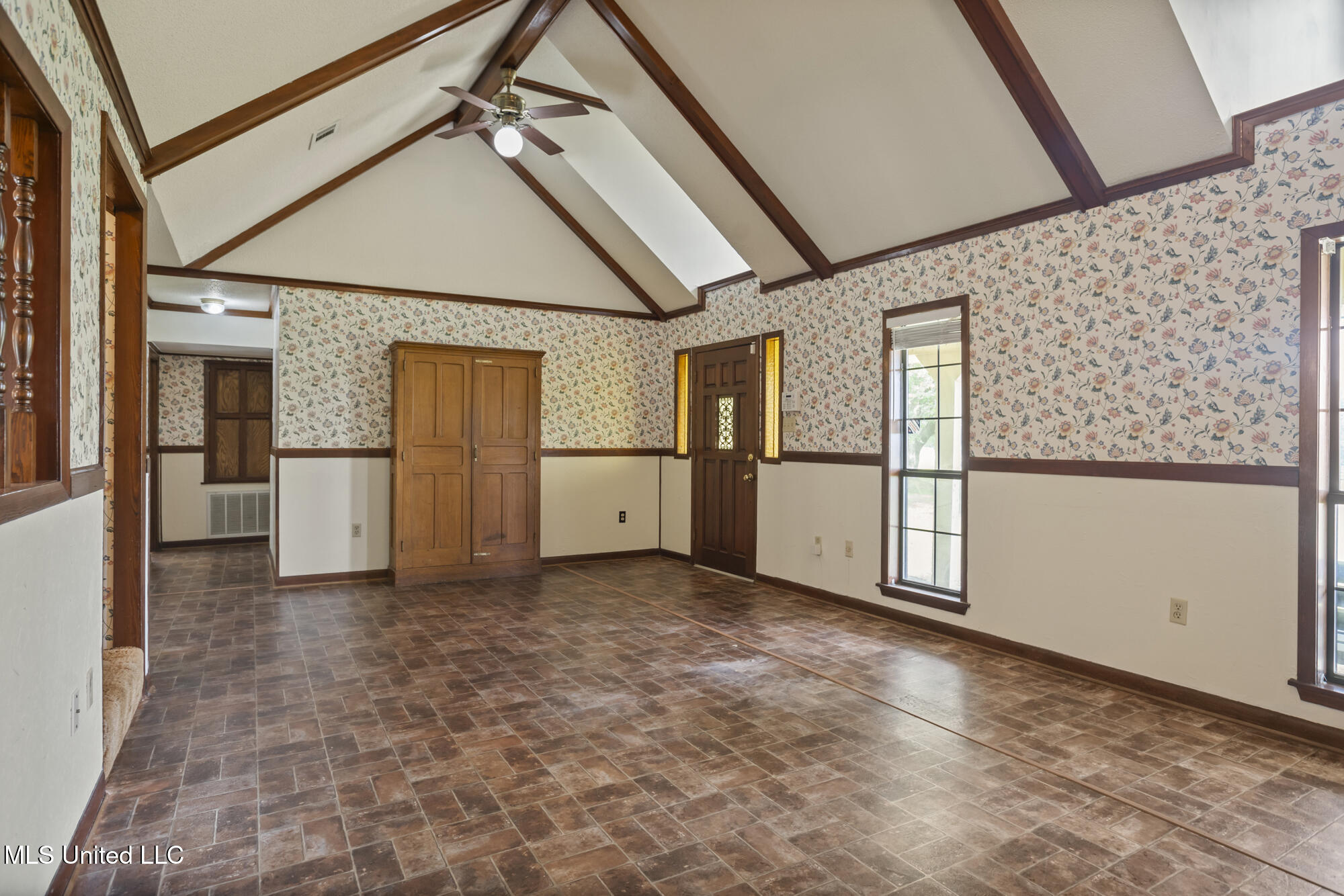 179 Lower Airport Road Lumberton, MS 39455 - Photo 7 of 40 Great Room