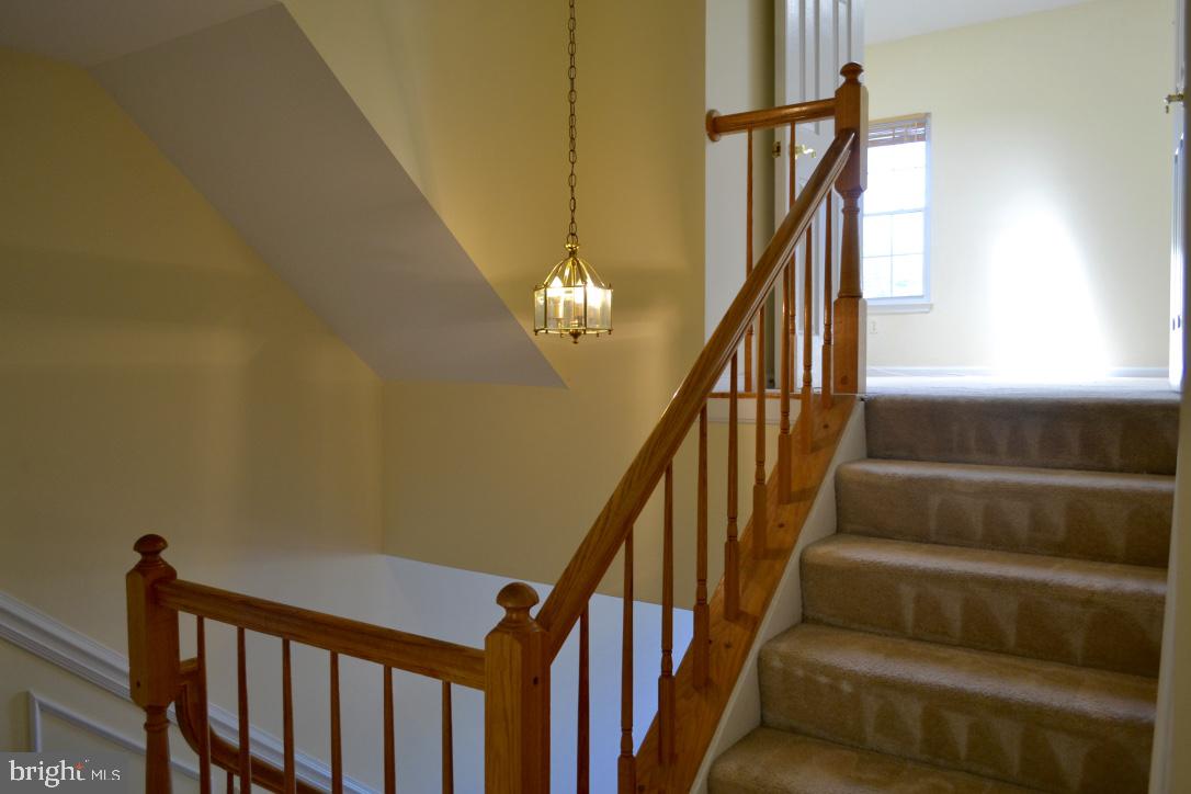 27 Dawn View Court Silver Spring, MD 20904 - Photo 3 of 23