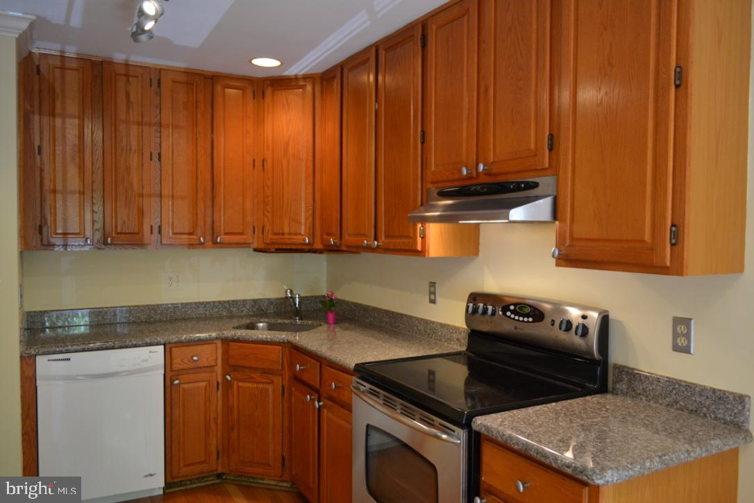27 Dawn View Court Silver Spring, MD 20904 - Photo 4 of 23