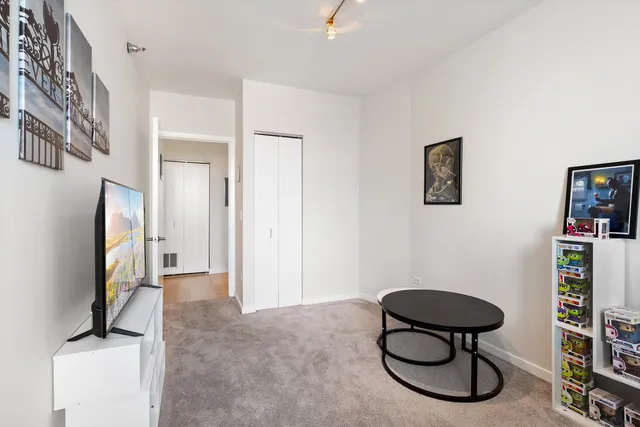 $470,000 | 330 West Grand Avenue, Unit 1107, Chicago, IL 60654