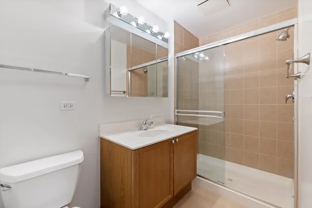 $470,000 | 330 West Grand Avenue, Unit 1107, Chicago, IL 60654