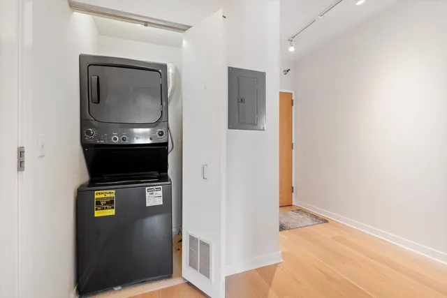 $470,000 | 330 West Grand Avenue, Unit 1107, Chicago, IL 60654