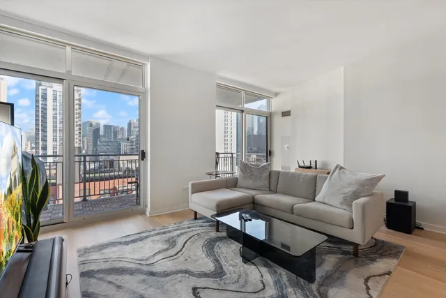 $470,000 | 330 West Grand Avenue, Unit 1107, Chicago, IL 60654