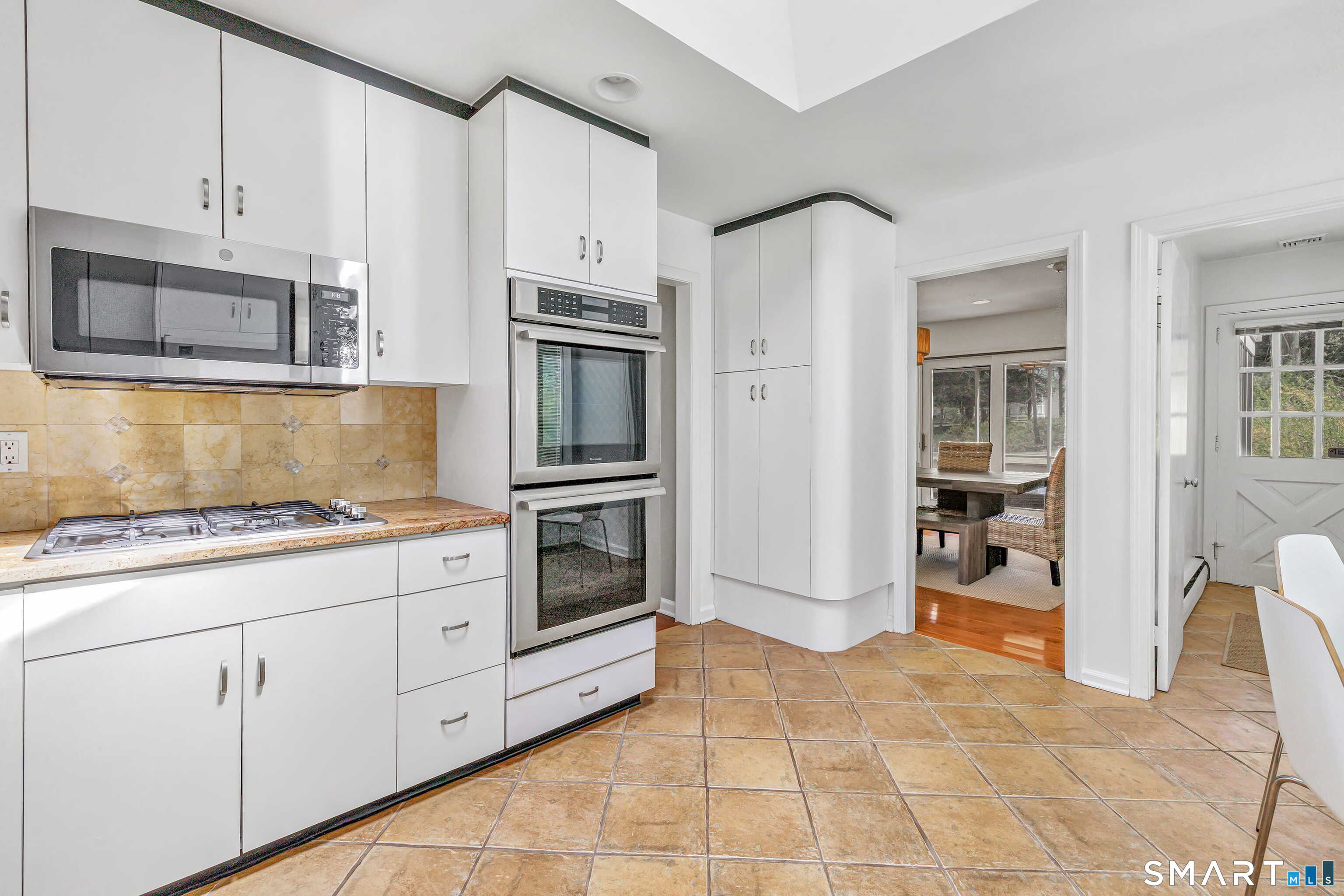 89 Random Road Fairfield, CT 06825 - Photo 14 of 40