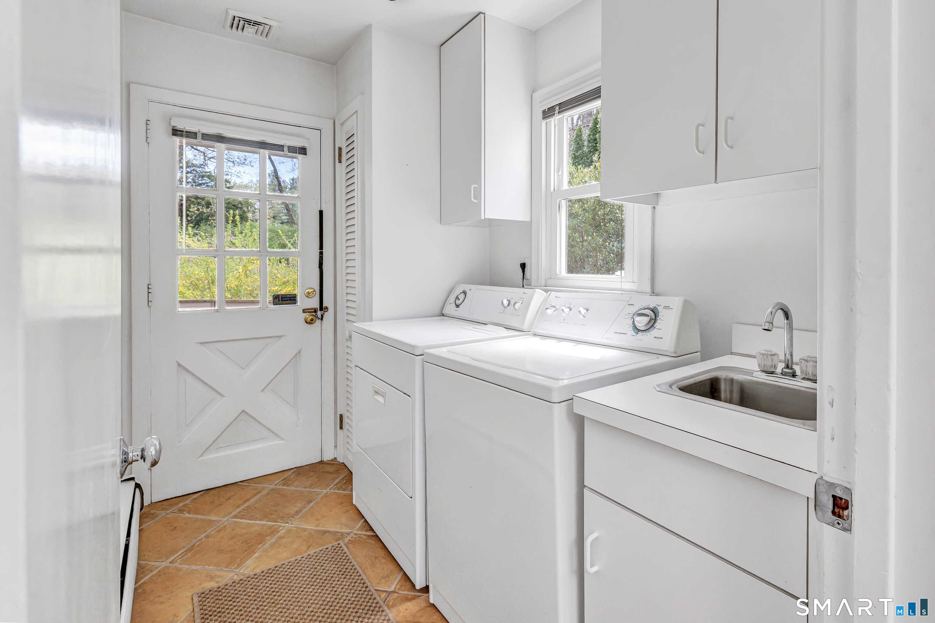 89 Random Road Fairfield, CT 06825 - Photo 18 of 40