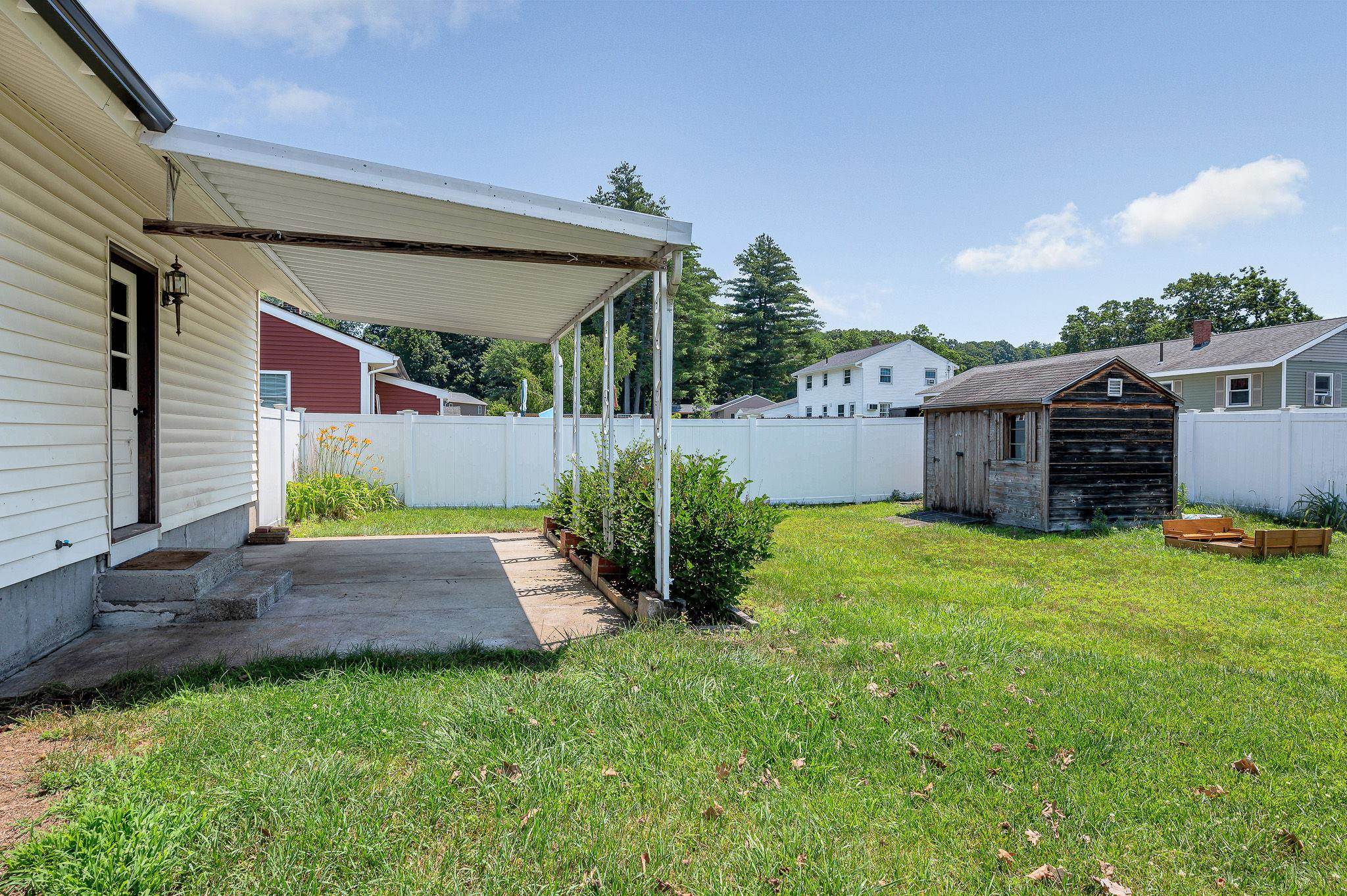 7 Raleigh Drive Nashua, NH 03062 - Photo 29 of 33