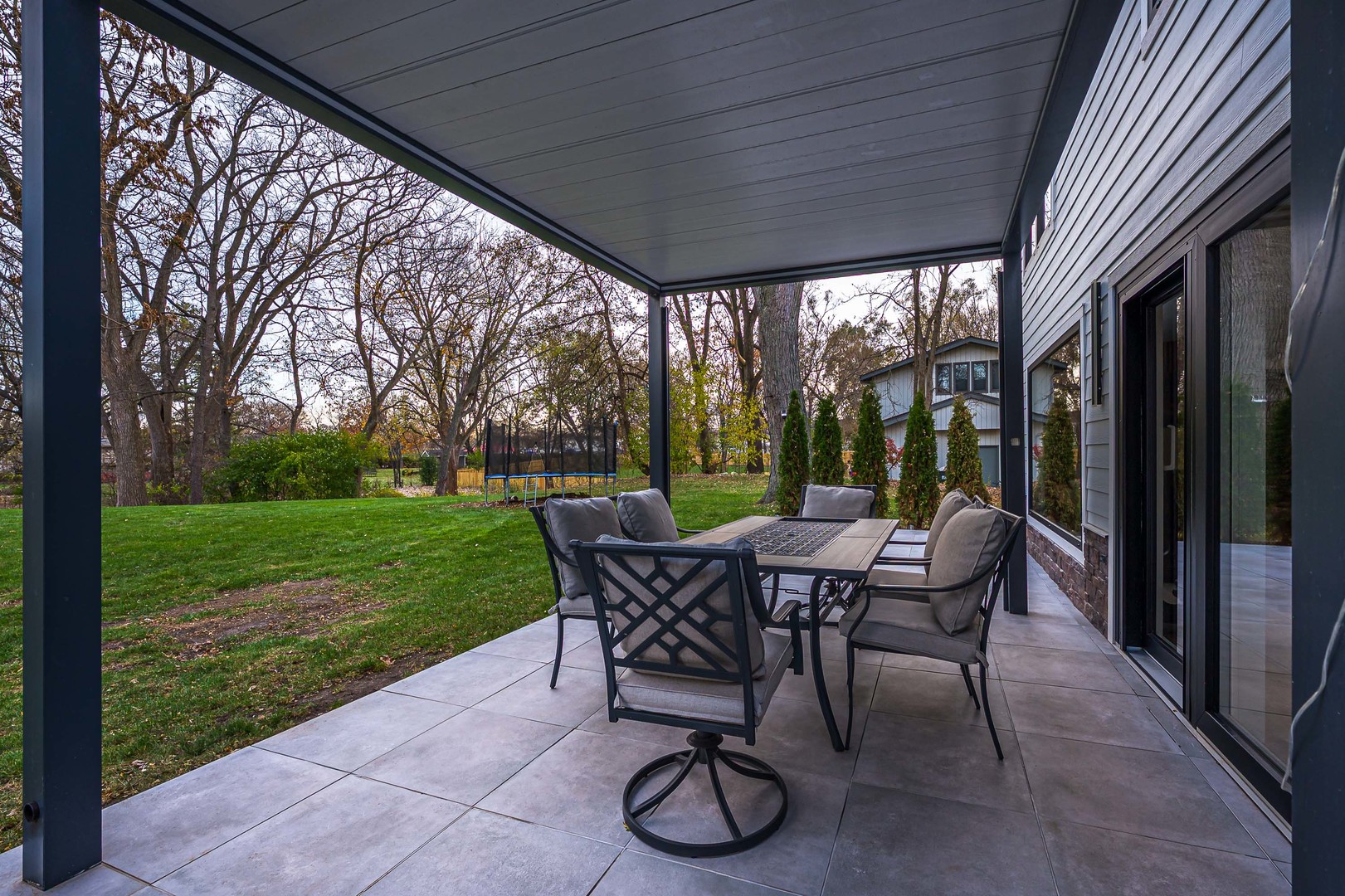 101 North Schoenbeck Road Prospect Heights, IL 60070 - Photo 22 of 30 a view of a patio with a backyard table and chairs