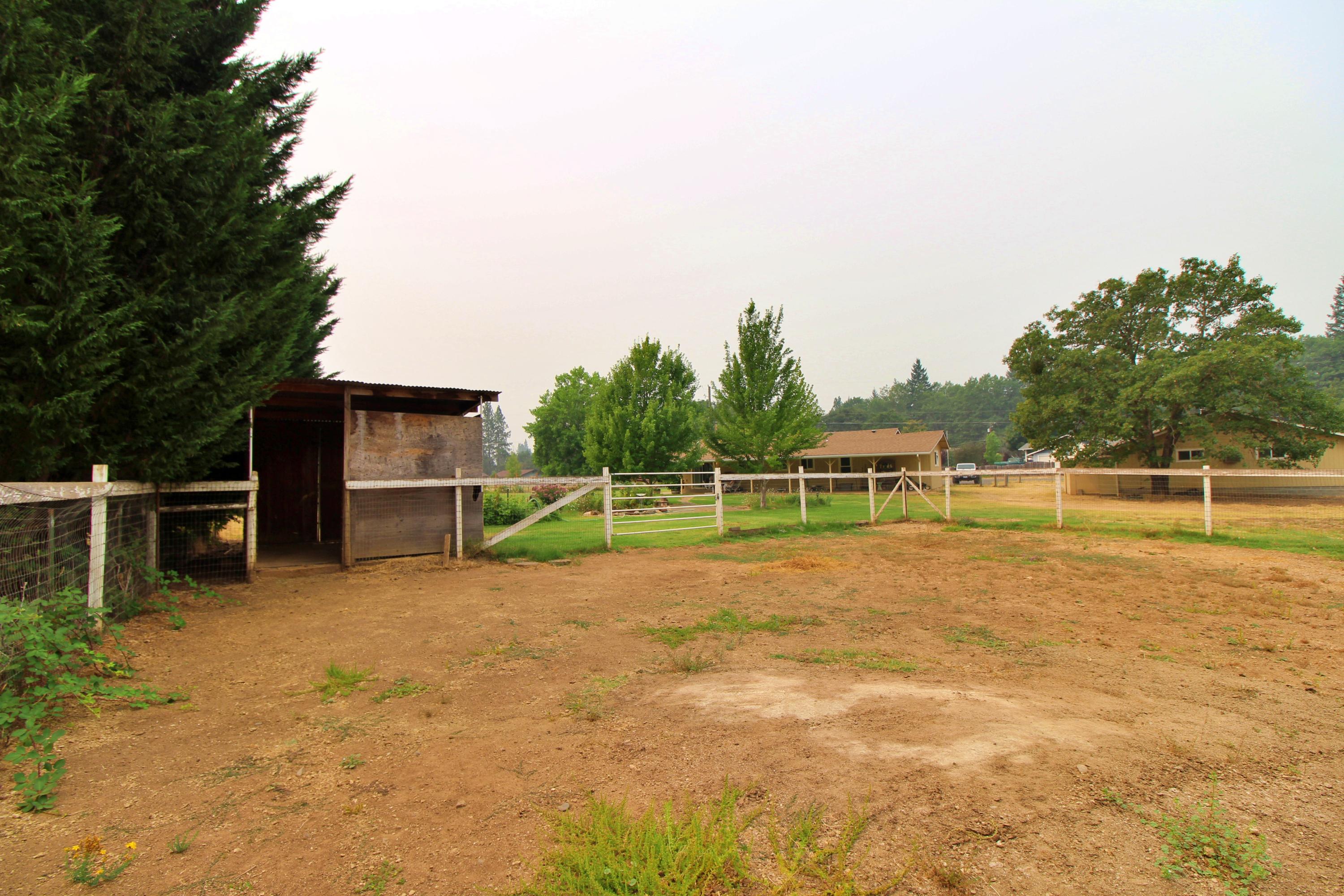1981 Robinson Road Grants Pass, OR 97527 - Photo 34 of 35 IMG_6050