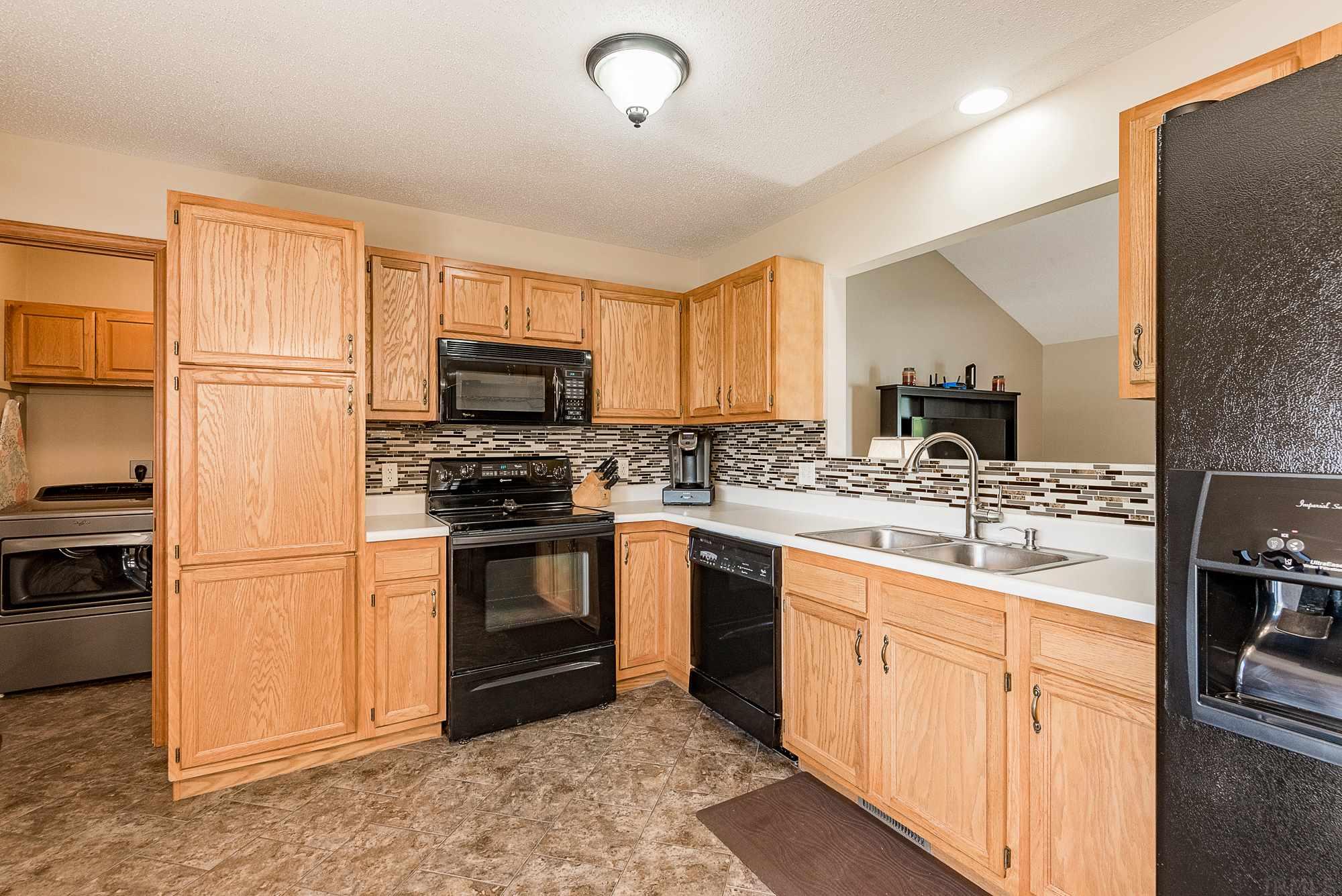 9708 Rio Canyon Court Fort Wayne, IN 46825 - Photo 3 of 27 Gallery Image 3