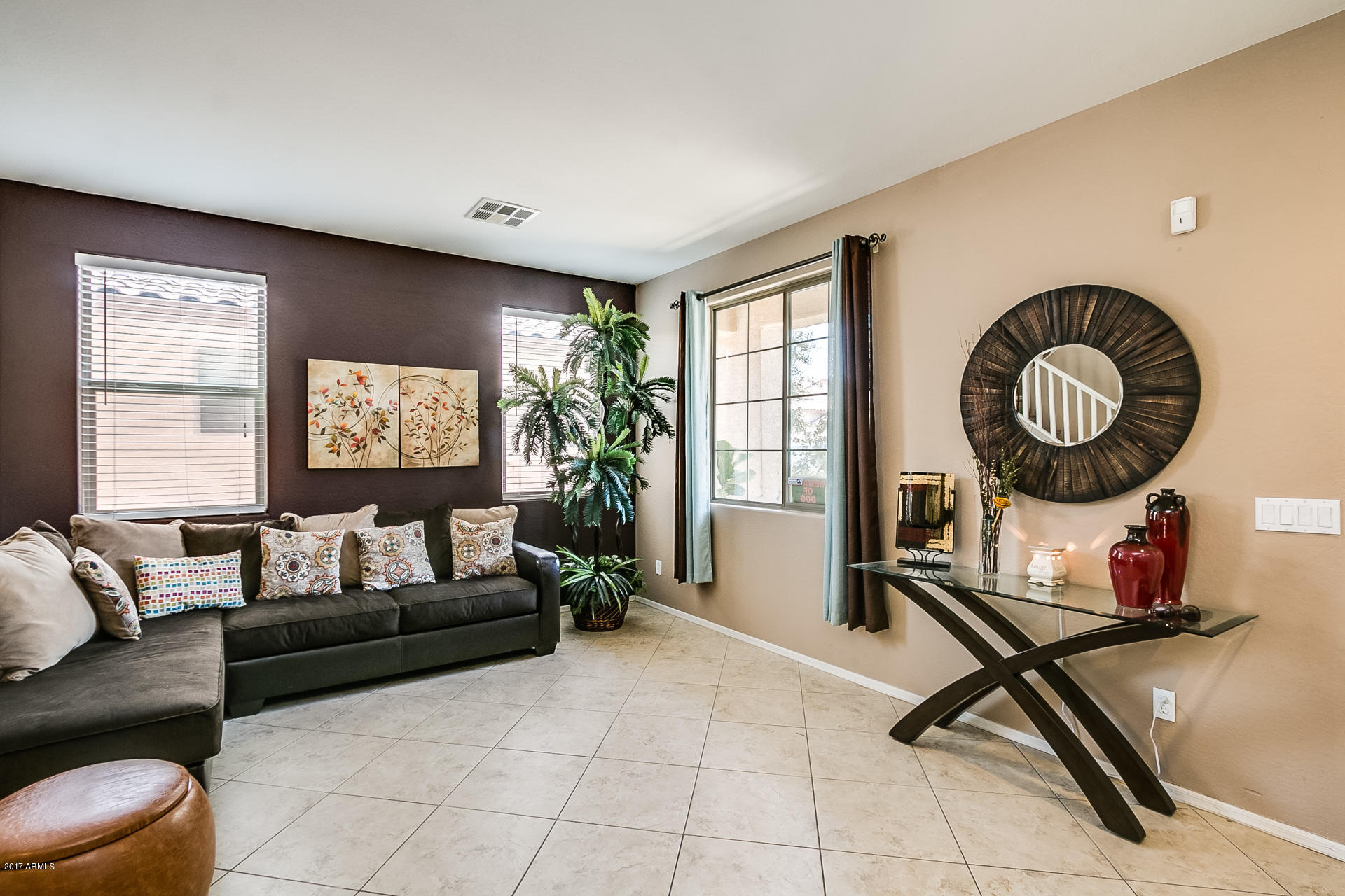 9335 West Payson Road Tolleson, AZ 85353 - Photo 5 of 48 Living Room