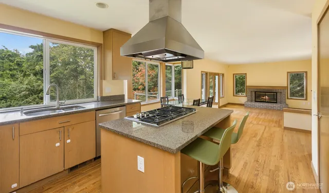 $5,950 | 16434 Southeast 58th Place, Bellevue, WA 98006