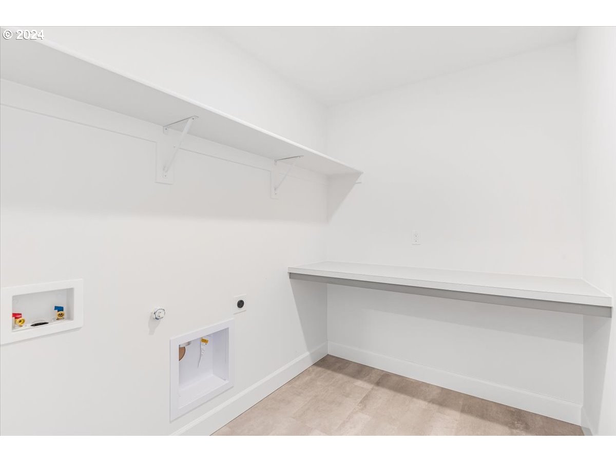 12259 Southwest Strobel Road Beaverton, OR 97007 - Photo 29 of 35 Gallery Image 29