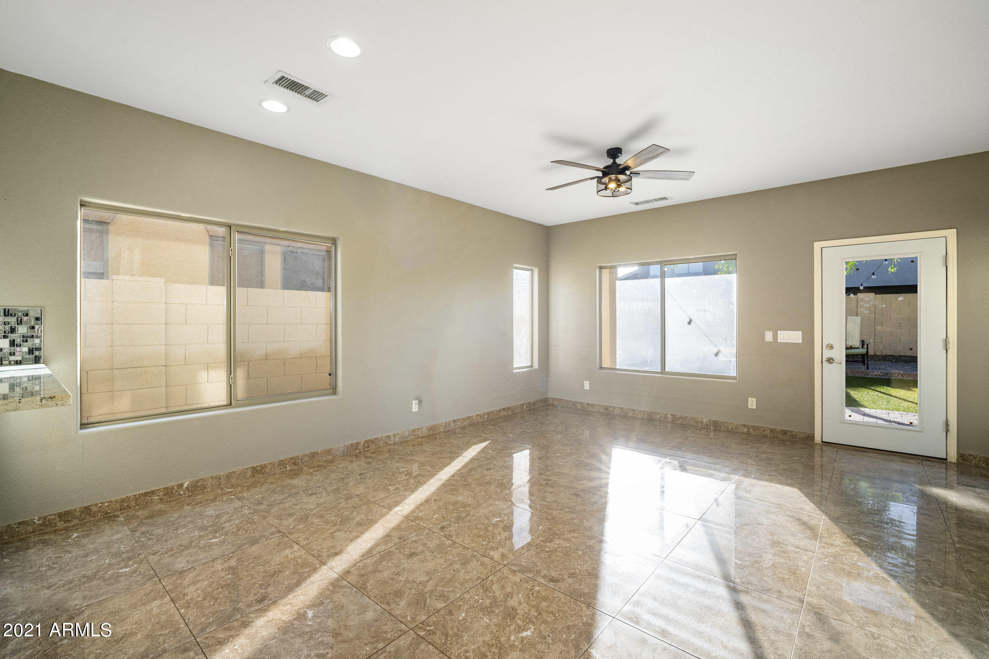 4014 East Ironhorse Road Gilbert, AZ 85297 - Photo 12 of 29 DSC00908