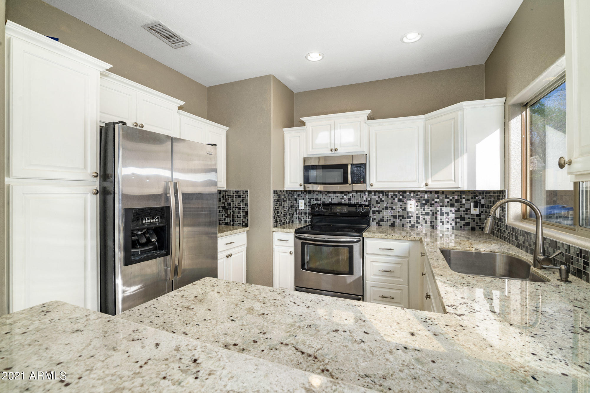 4014 East Ironhorse Road Gilbert, AZ 85297 - Photo 15 of 29 DSC00947