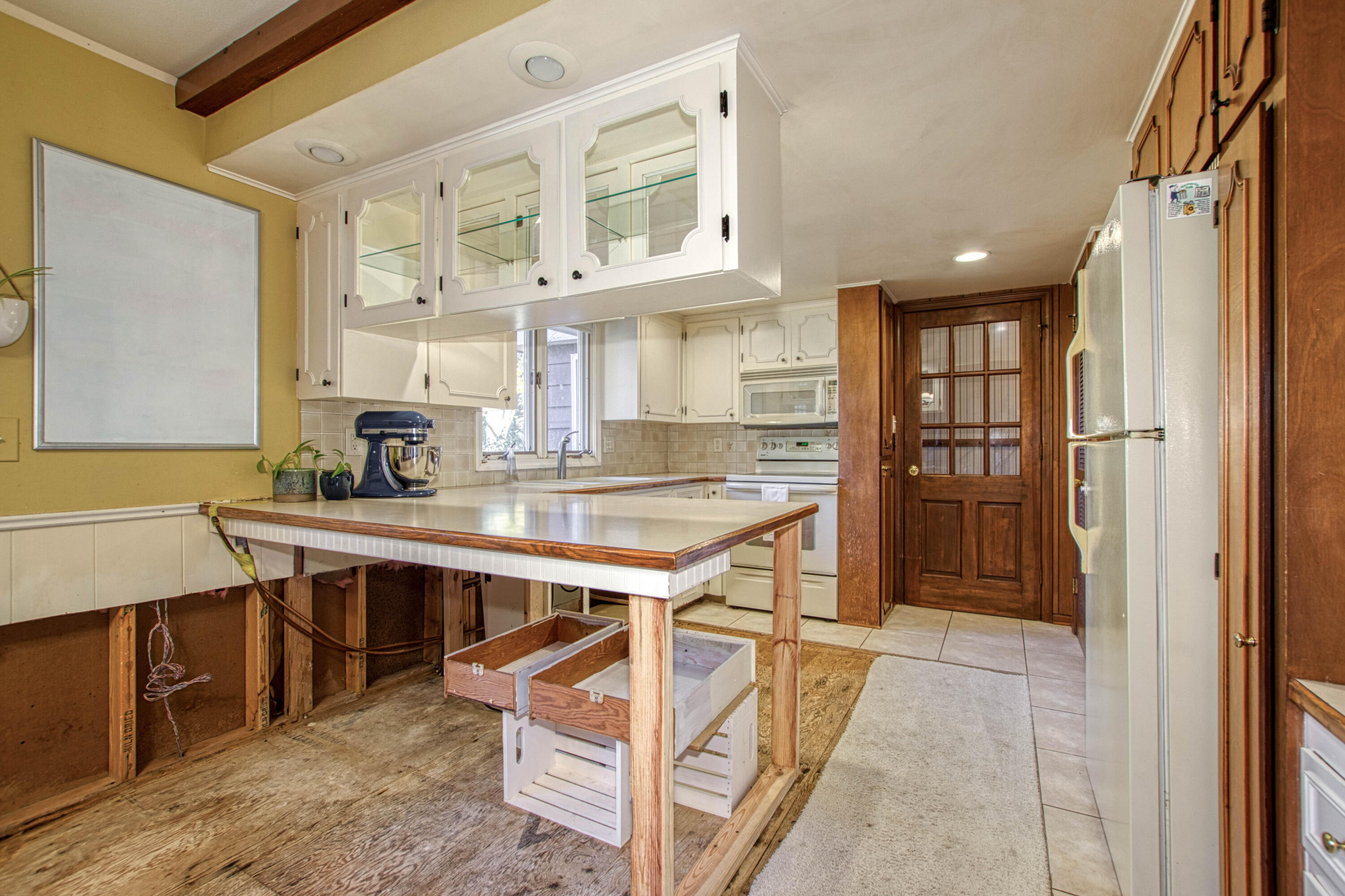 216 Country Club Road Holland, MI 49423 - Photo 10 of 43 Kitchen