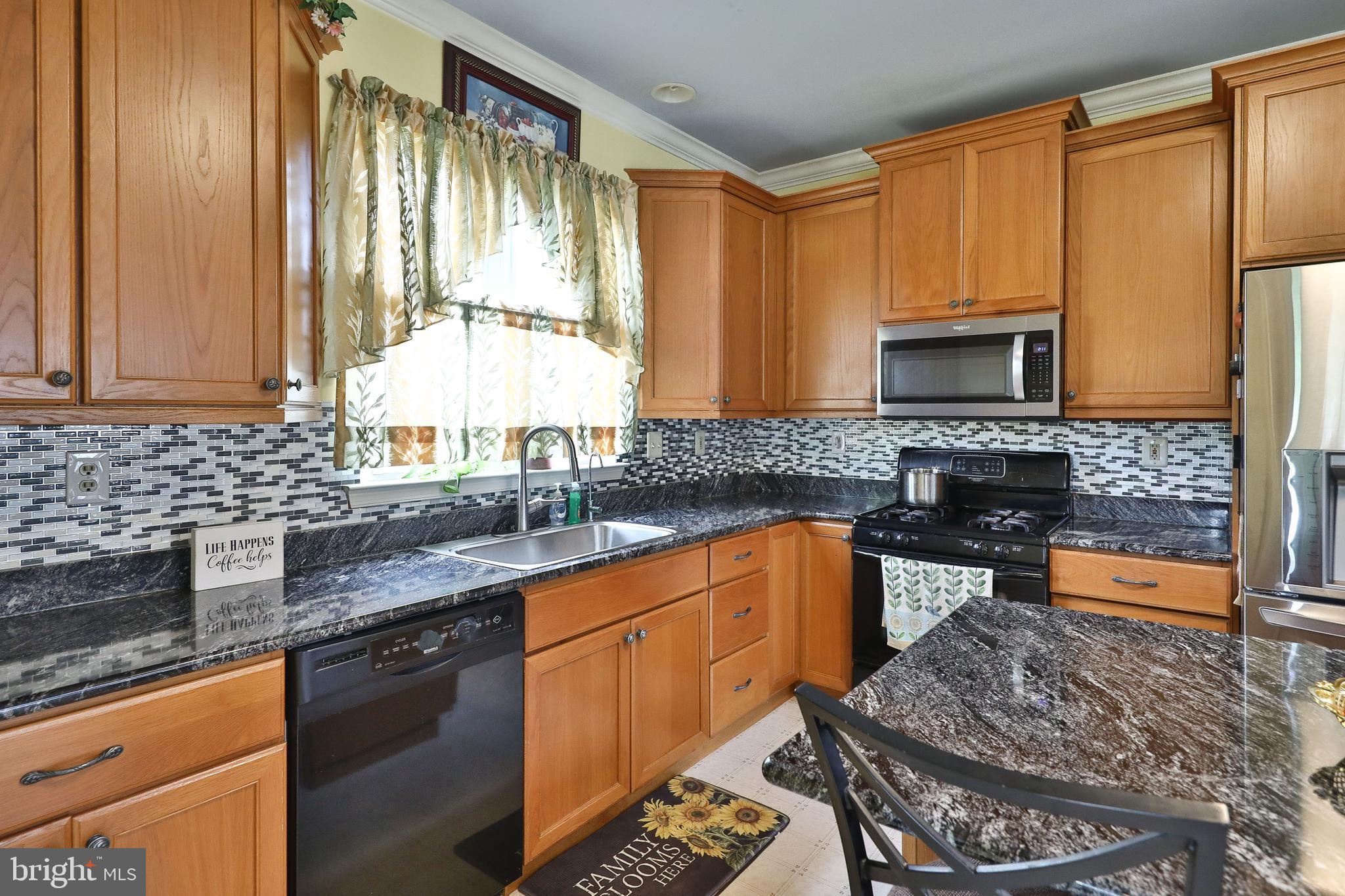25 Valentine Road Warminster, PA 18974 - Photo 20 of 52 Kitchen