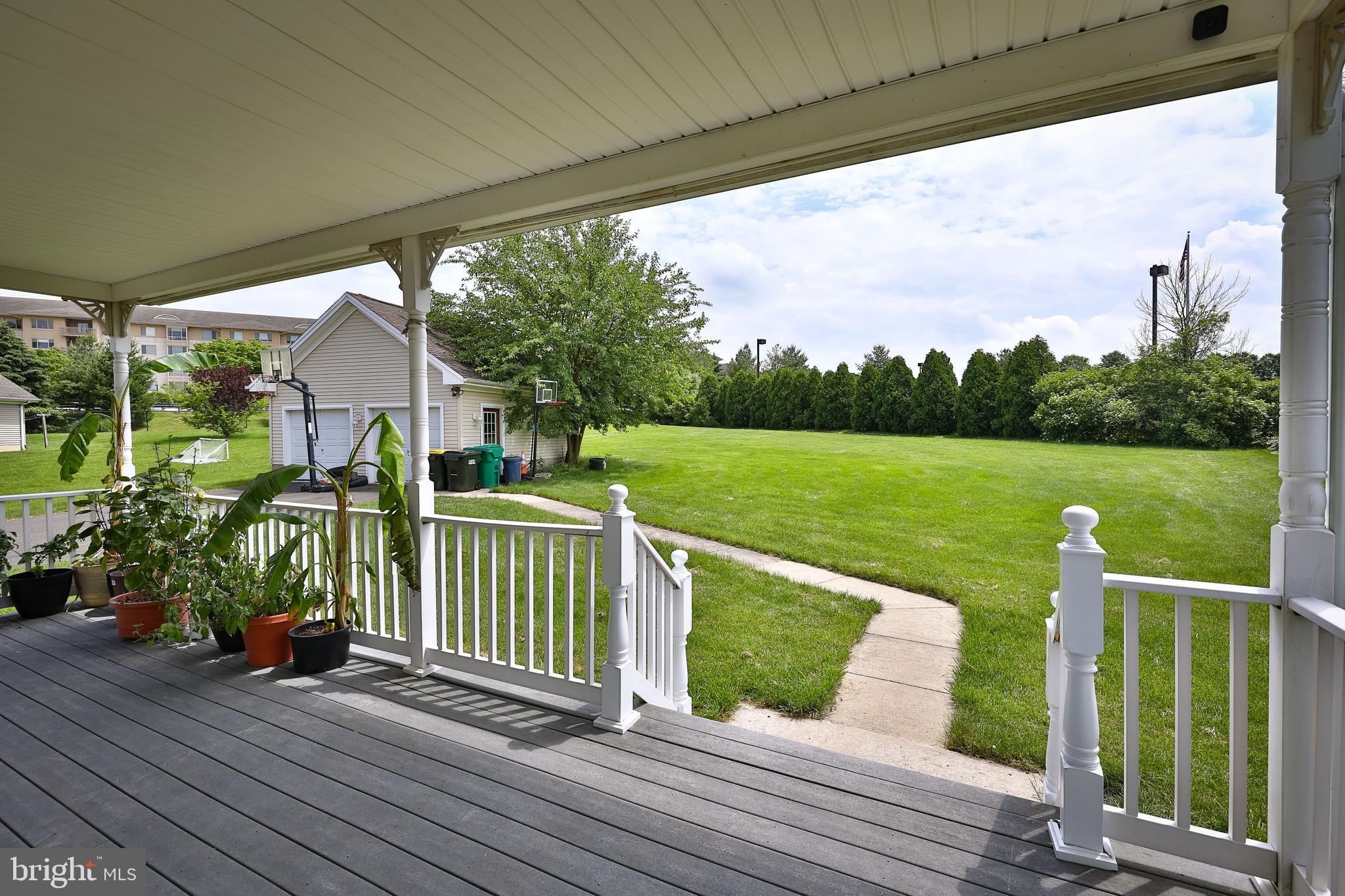 25 Valentine Road Warminster, PA 18974 - Photo 47 of 52 Deck