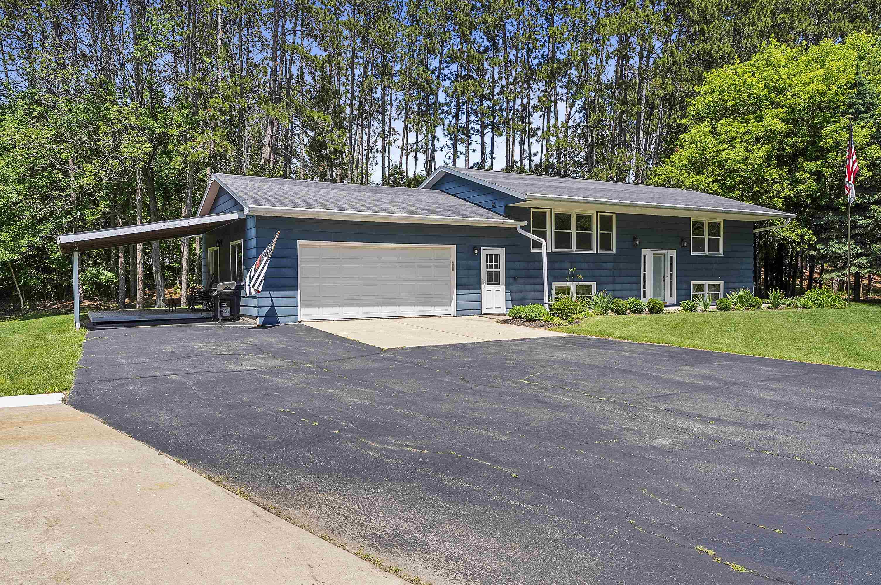 131 Dekard Road Little Suamico, WI 54141 - Photo 4 of 58