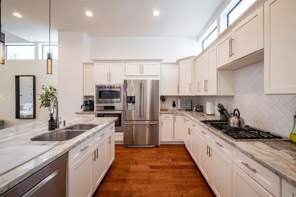 $6,000 | 3218 Crawford Street, Houston, TX 77004