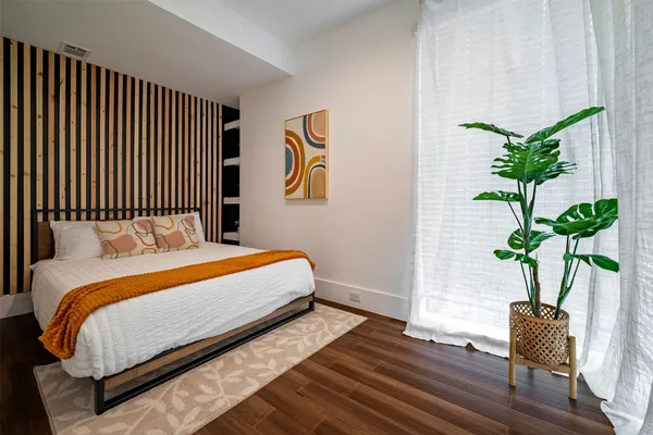 $6,000 | 3218 Crawford Street, Houston, TX 77004