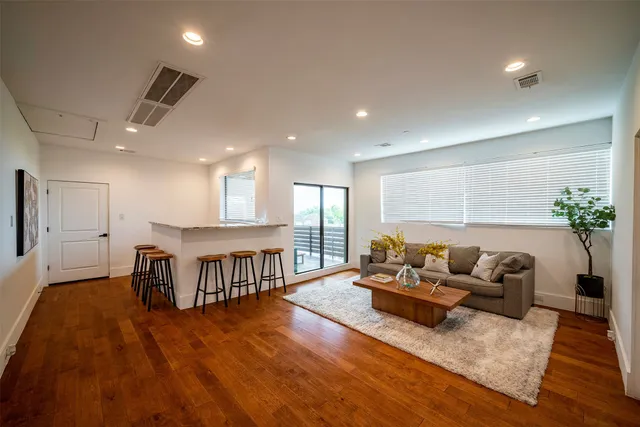 $5,300 | 3218 Crawford Street, Houston, TX 77004