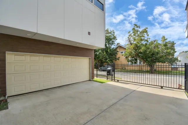$5,300 | 3218 Crawford Street, Houston, TX 77004
