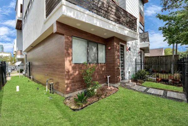 $6,000 | 3218 Crawford Street, Houston, TX 77004