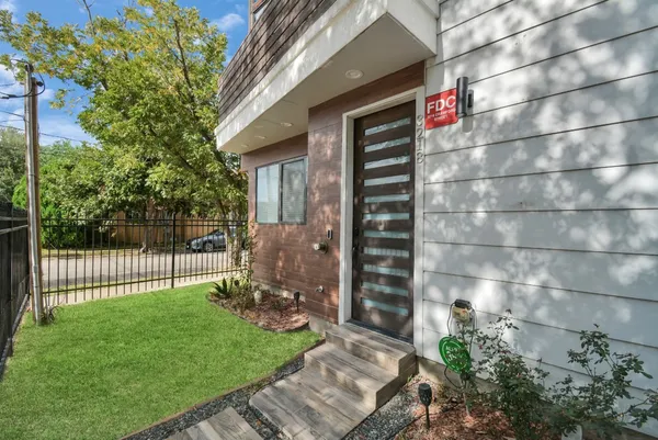 $6,000 | 3218 Crawford Street, Houston, TX 77004