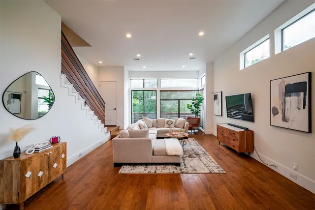 $5,300 | 3218 Crawford Street, Houston, TX 77004