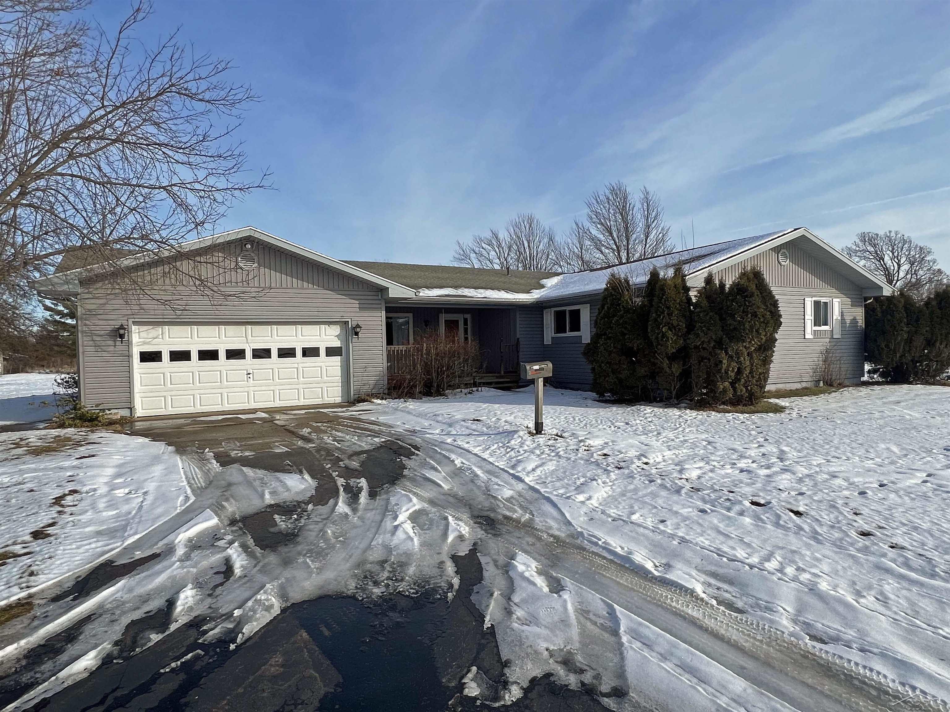 13331 McKeighan Road Chesaning, MI 48616 - Photo 1 of 30 50101133.JPG
