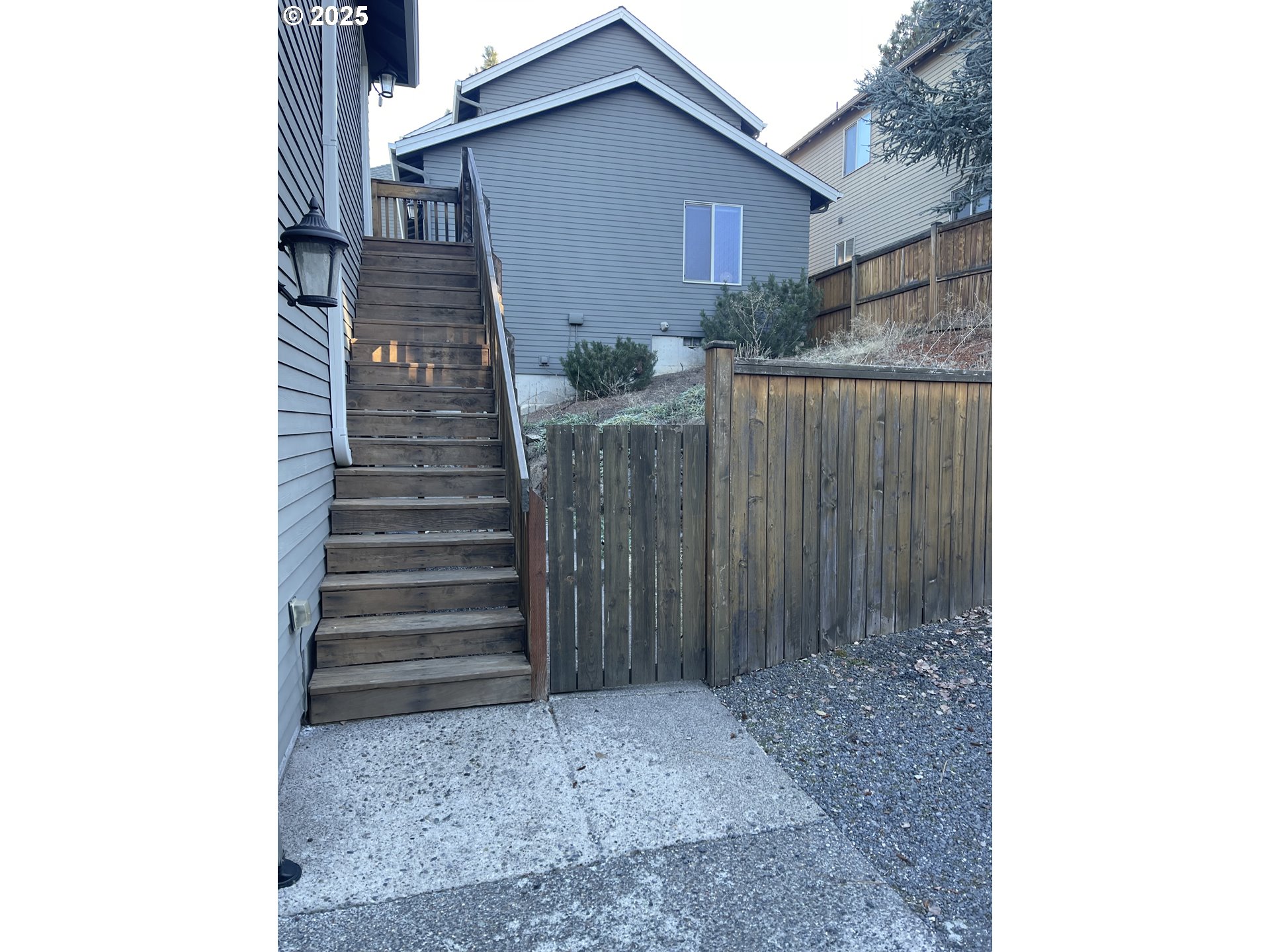 61257 Bronze Meadow Lane Bend, OR 97702 - Photo 13 of 16 a backyard of a house