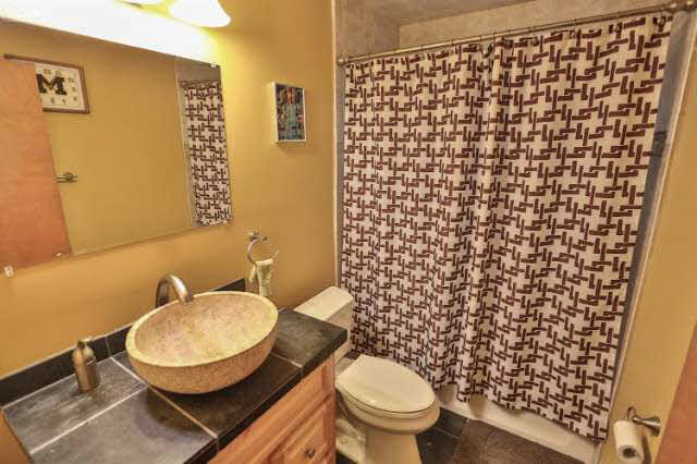601 Lehigh Road Rochester, MI 48307 - Photo 10 of 14 21170125-9.JPG