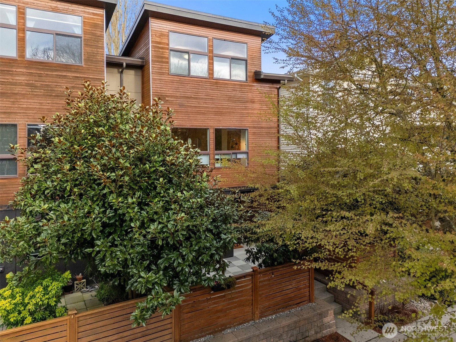 6536 42nd Avenue Southwest, Unit B Seattle, WA 98136 - Photo 2 of 27 Gallery Image 2
