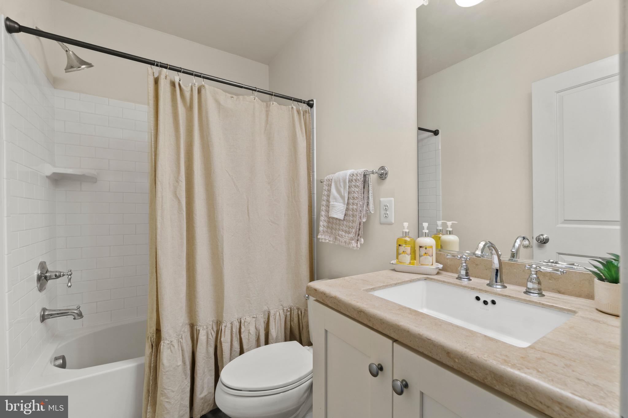 311 K Street Southeast Washington, DC 20003 - Photo 26 of 30