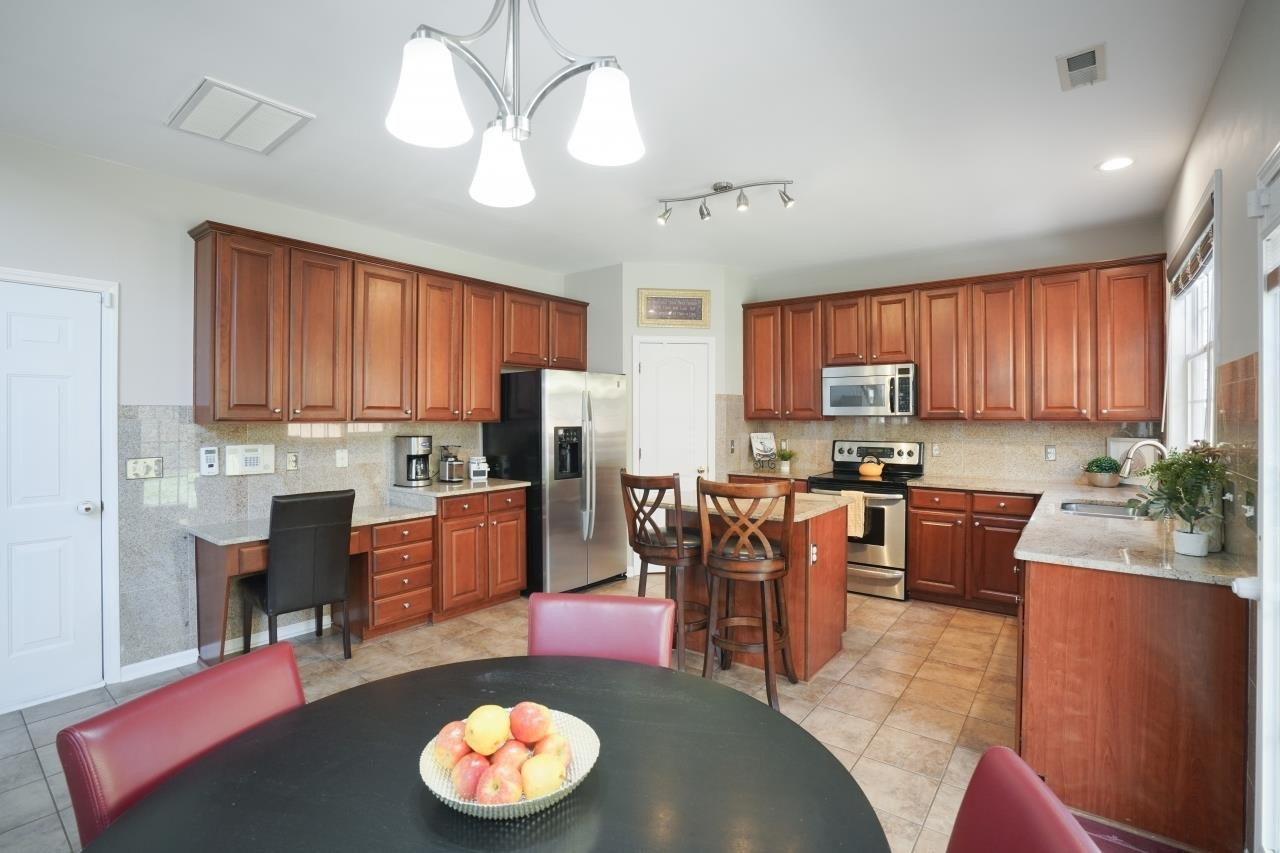 7588 Silver View Lane Raleigh, NC 27613 - Photo 9 of 31 Photo 9