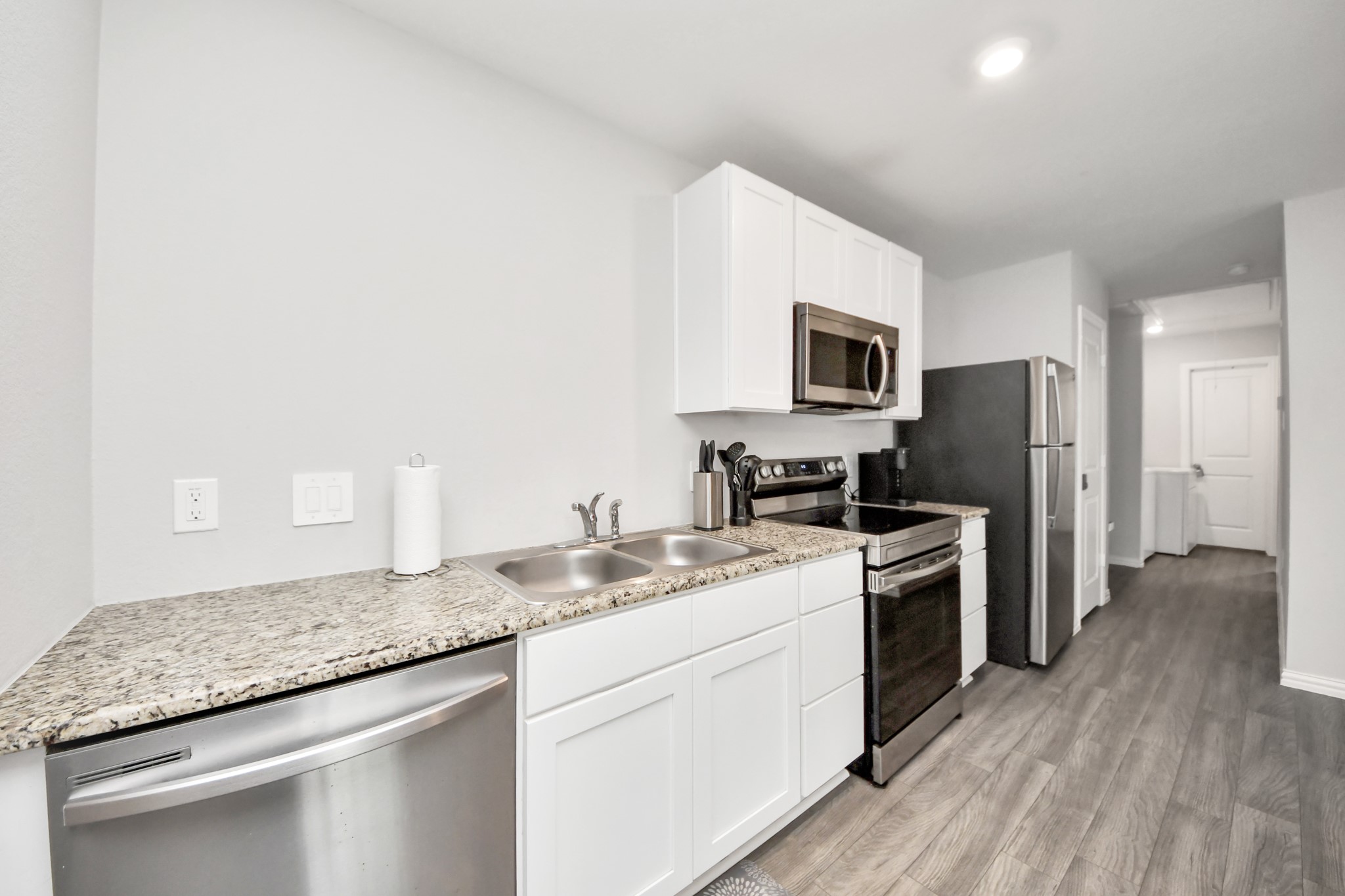 9027 Madera Road, Unit B Houston, TX 77078 - Photo 13 of 50
