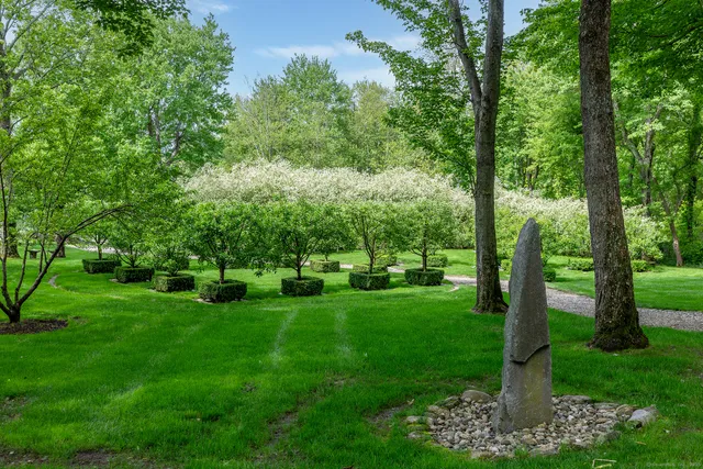 $3,995,000 | 8 Bayberry Hill, Roxbury, CT 06783