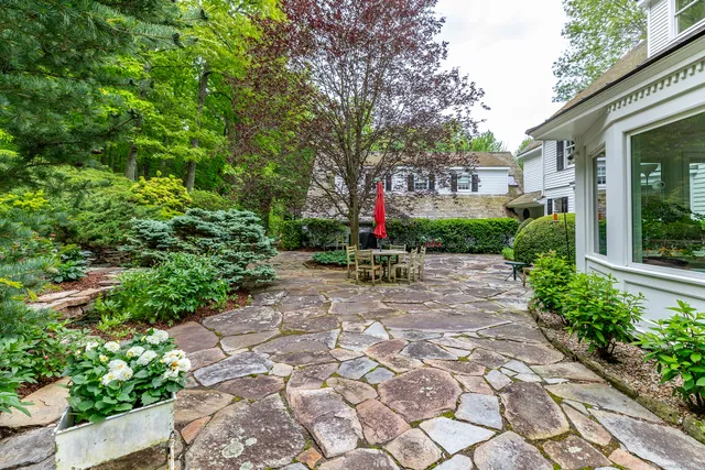 $3,995,000 | 8 Bayberry Hill, Roxbury, CT 06783