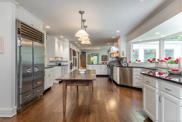 $3,995,000 | 8 Bayberry Hill, Roxbury, CT 06783