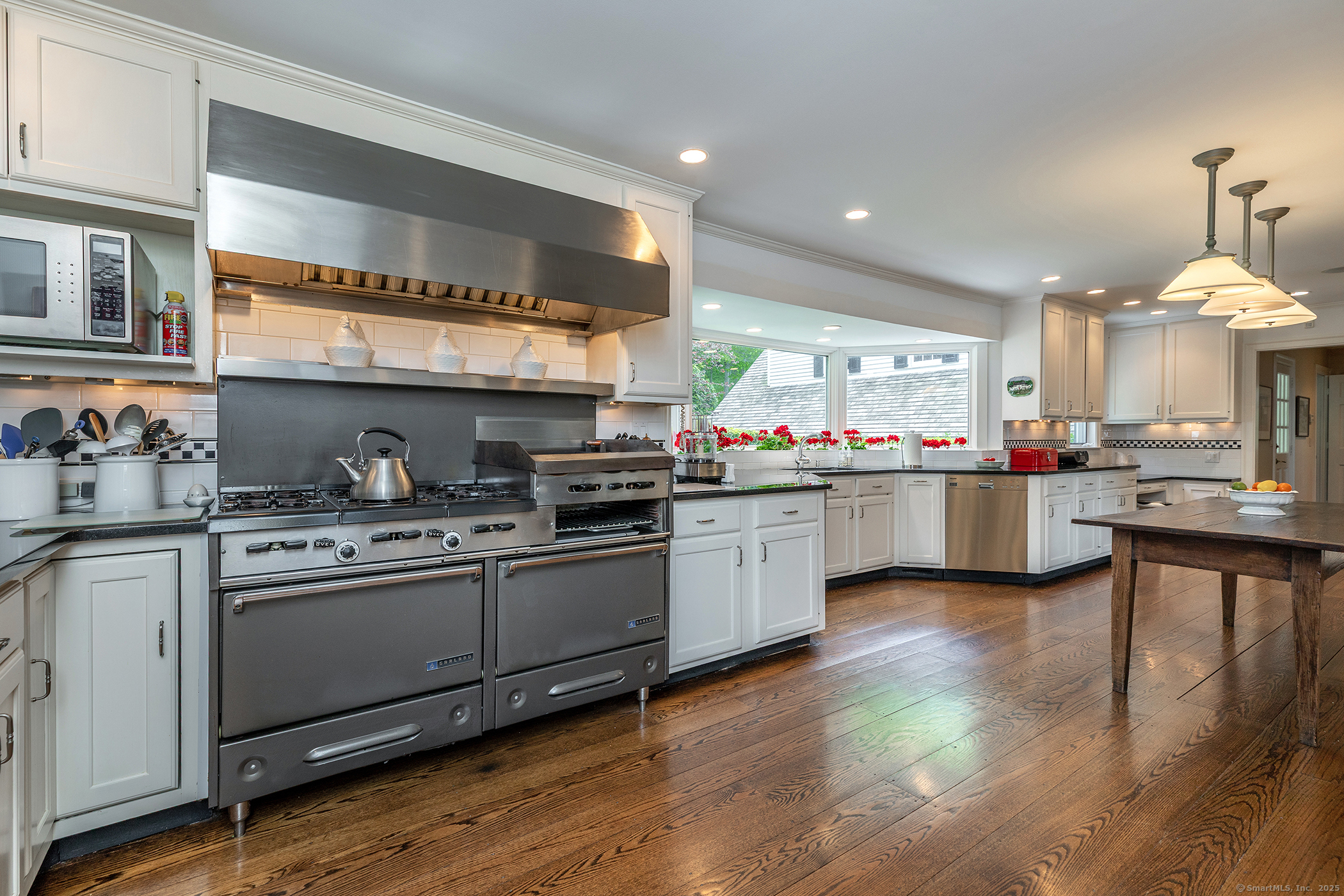 8 Bayberry Hill Roxbury, CT 06783 - Photo 6 of 35