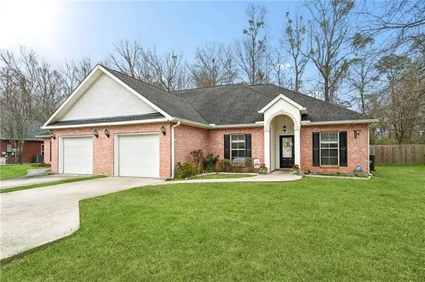 $209,000 | 40042 Emerald Drive, Unit B, Ponchatoula, LA 70454