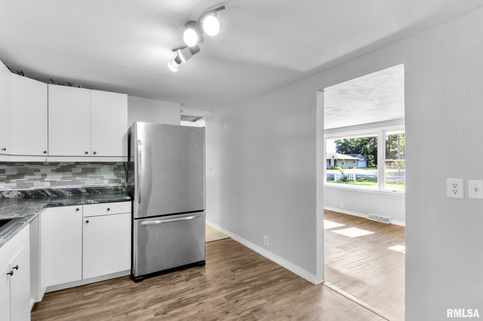 113 Sherwood Park Road Washington, IL 61571 - Photo 15 of 36 Gallery Image 15