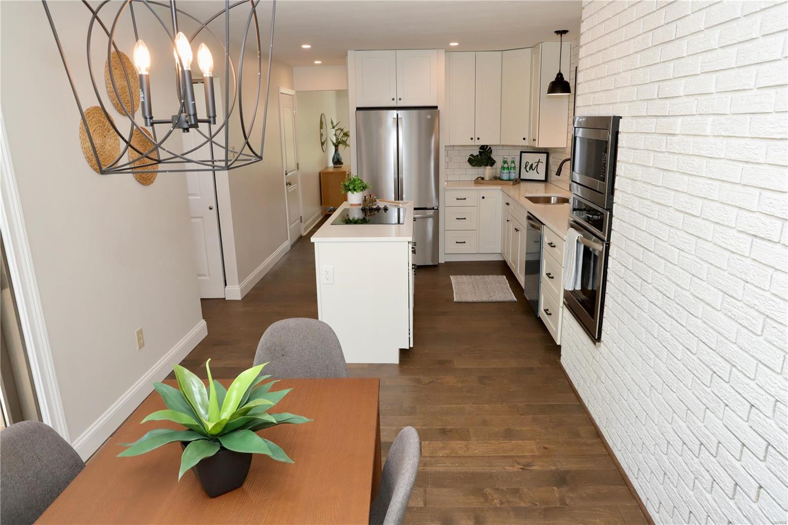 6841 Elmpoint Lane St. Louis, MO 63129 - Photo 12 of 39