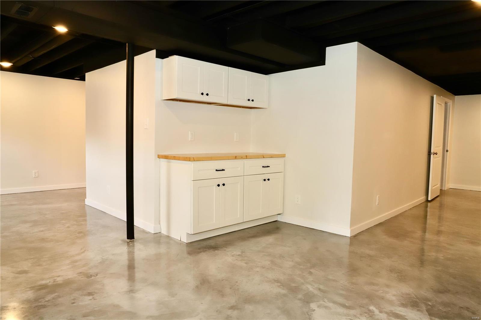 6841 Elmpoint Lane St. Louis, MO 63129 - Photo 27 of 39