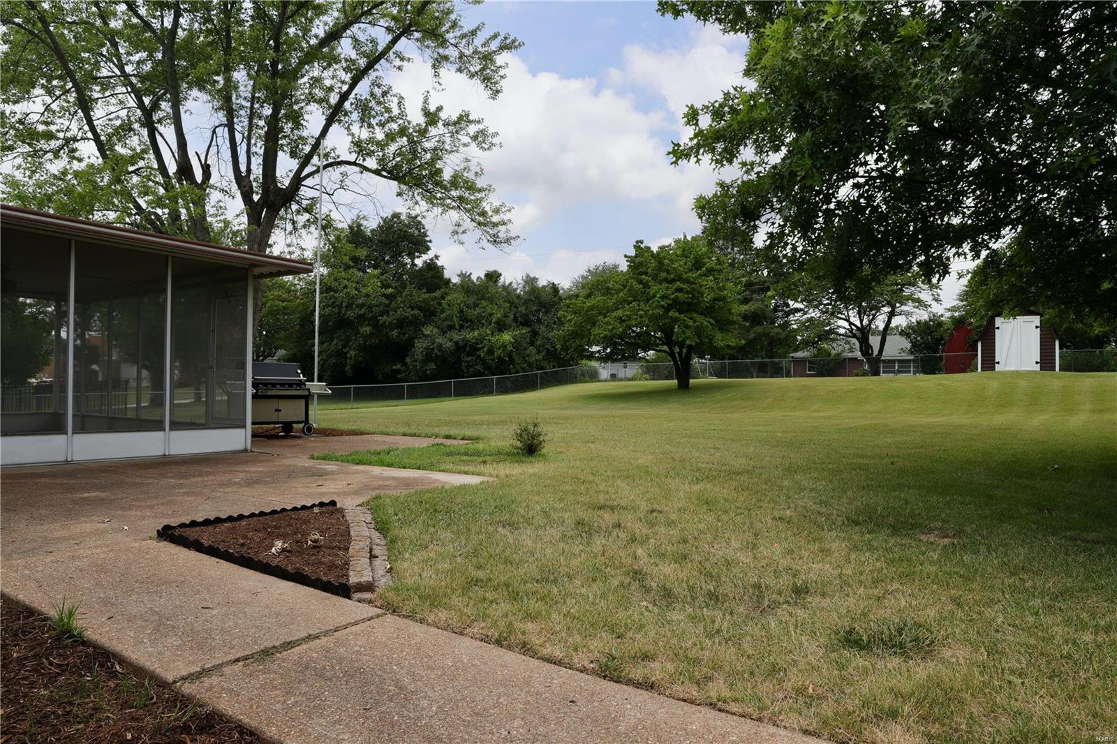 6841 Elmpoint Lane St. Louis, MO 63129 - Photo 37 of 39