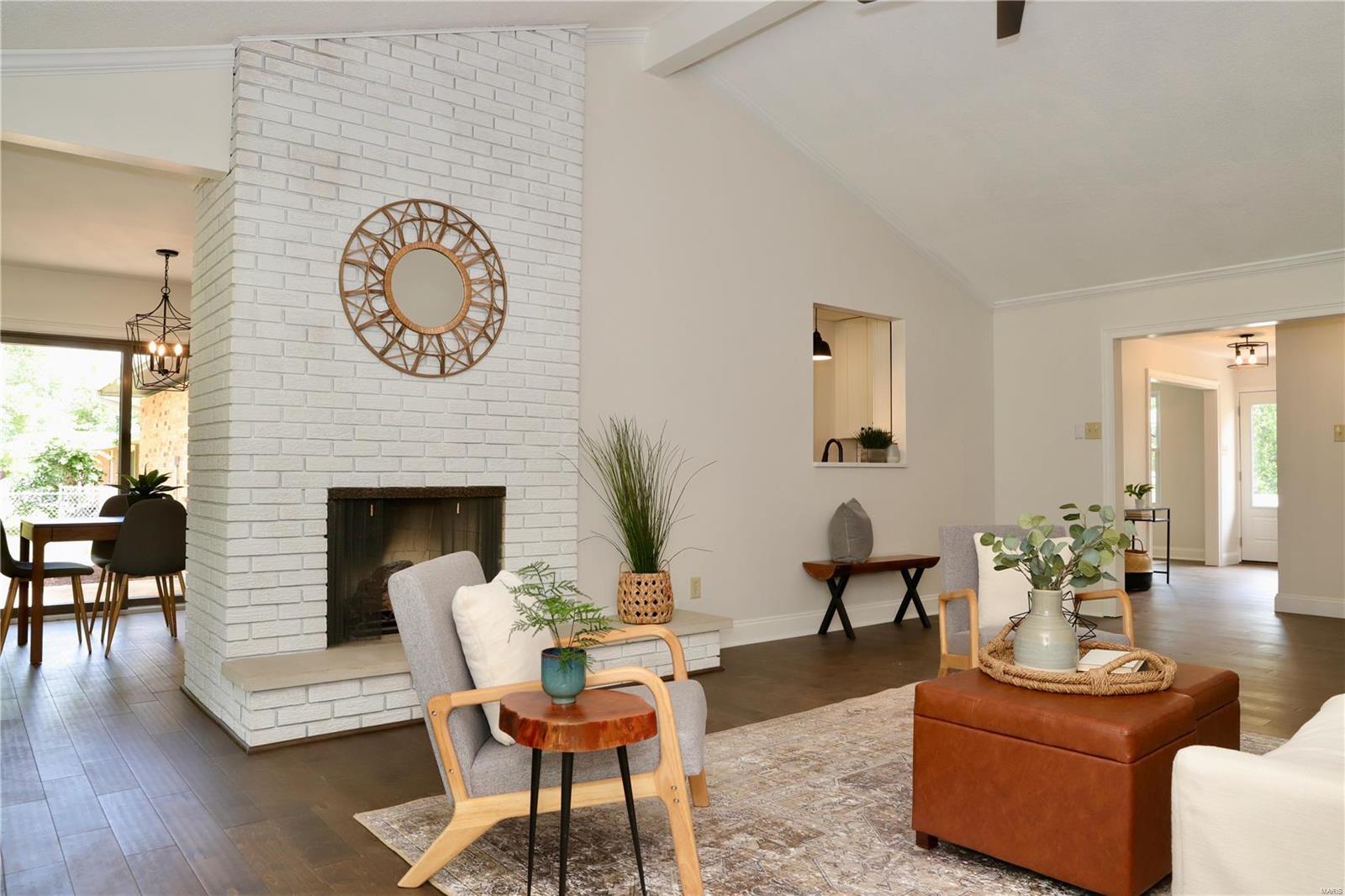 6841 Elmpoint Lane St. Louis, MO 63129 - Photo 5 of 39