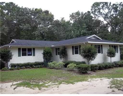 5600 Gavin Hamilton Road Moss Point, MS 39562 - Photo 1 of 7 Primary Photo