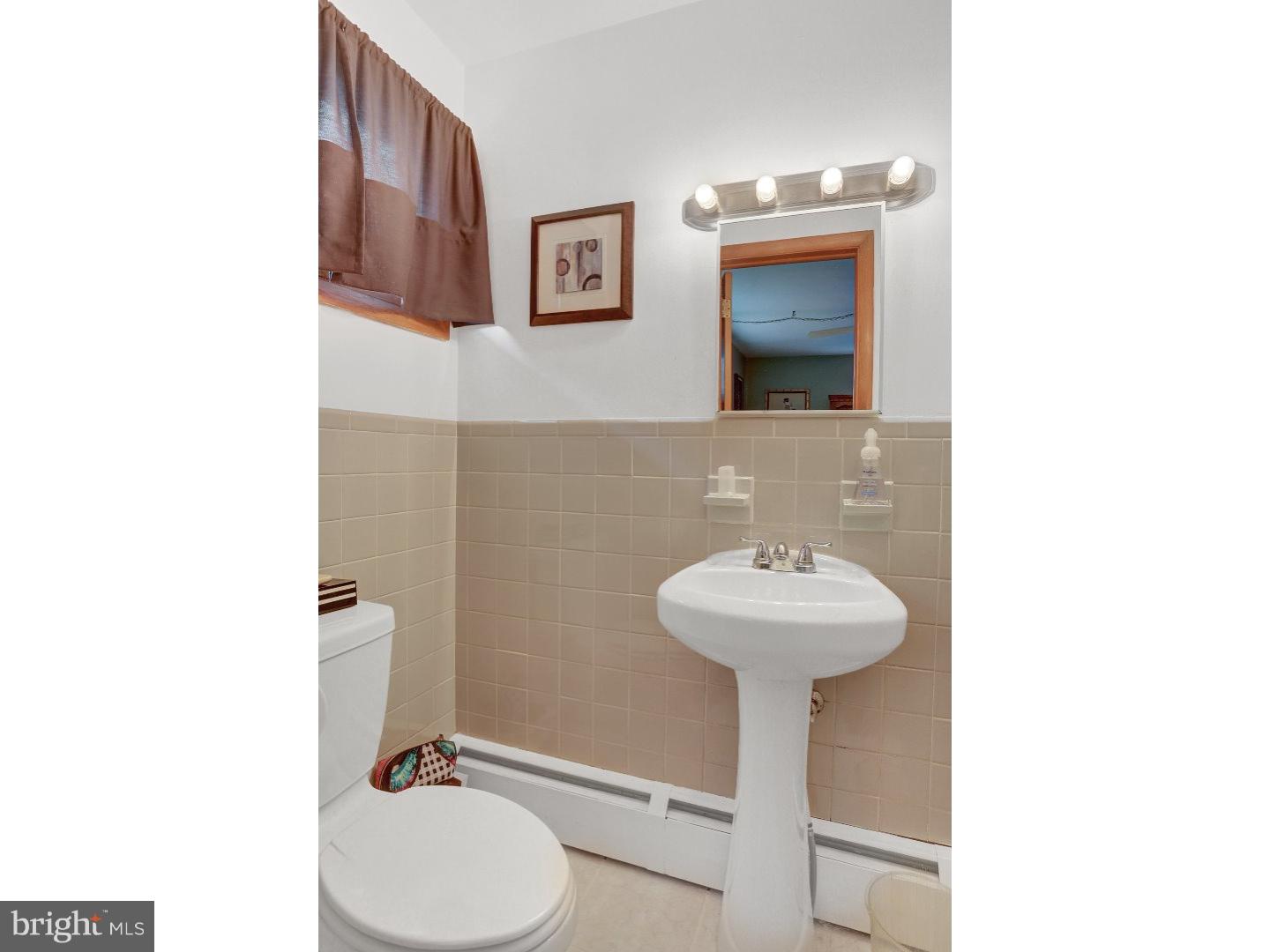 315 Hamaker Road Manheim, PA 17545 - Photo 14 of 25 Half Bath