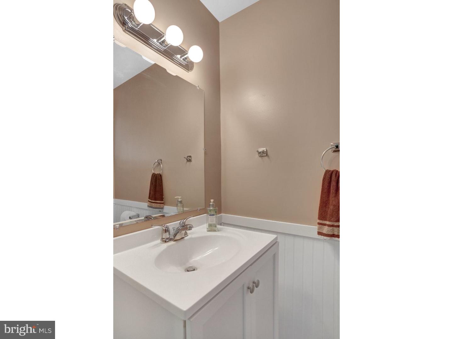 315 Hamaker Road Manheim, PA 17545 - Photo 21 of 25 Half Bath